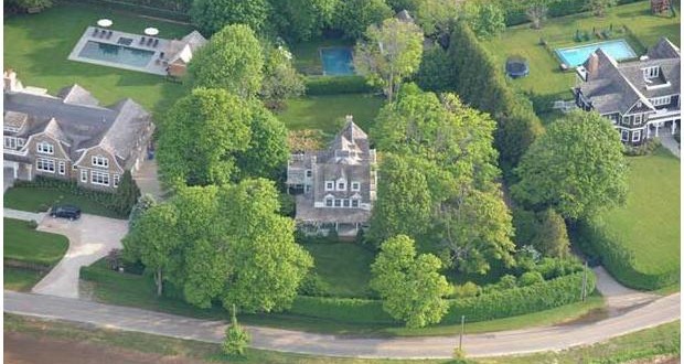 Richard Gere “svende” la villa negli Hamptons a 65 milioni di dollari