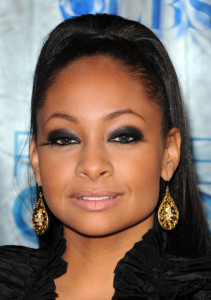 Raven+Symone+2011+People+Choice+Awards+Arrivals+MhRIJLA26Bnl