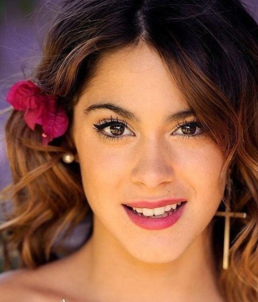 "Violetta", alias Martina Stoessel, grande amica di Ludmilla