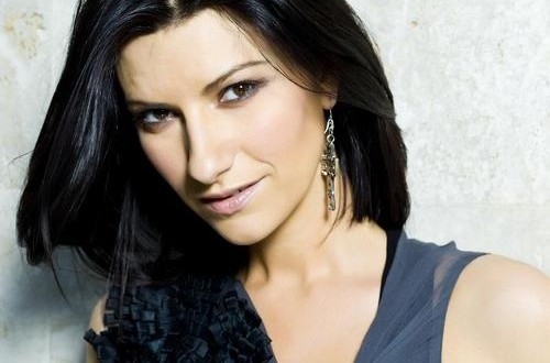 Laura Pausini, 20 anni di carriera da “La Solitudine” a Paola