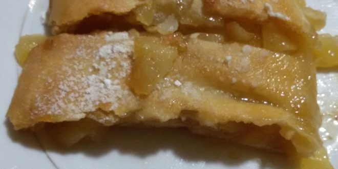 Strudel di mele e marmellata