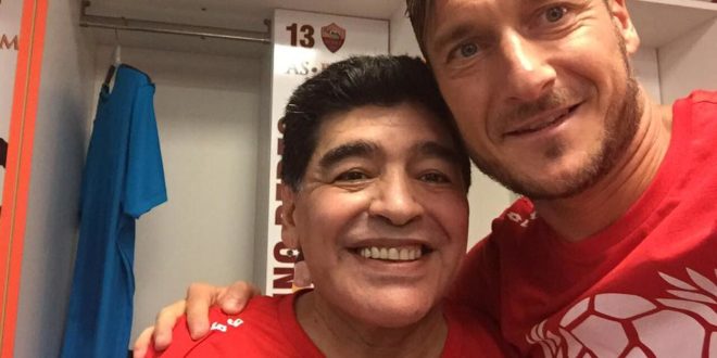 Maradona elogia Totti su Facebook